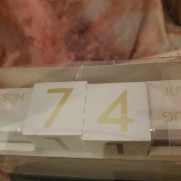 Wood block perpetual calendar marbleized look N.w. - Picture 5 of 5